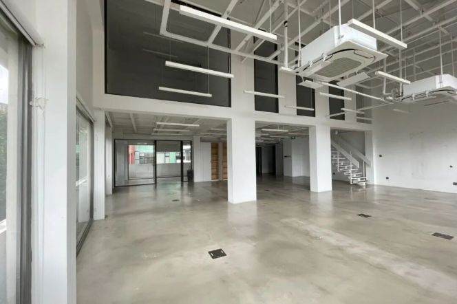 Spacious Studio Office in Jing'an