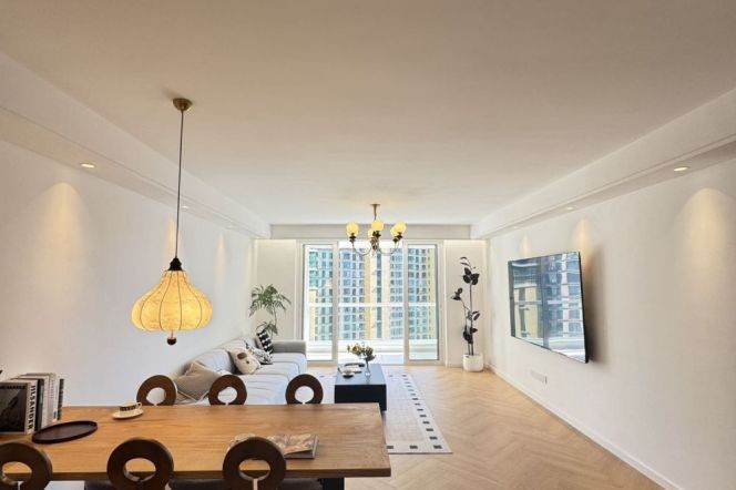 3BR Apartment near Zhongshan Park with Floor-to-Ceiling Windows (L2/L3/L4)