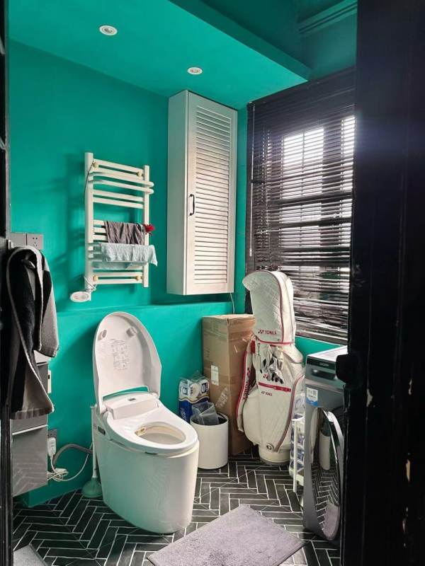 Housing image — Bathroom