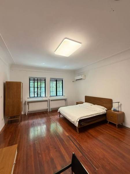Housing image — Bathroom