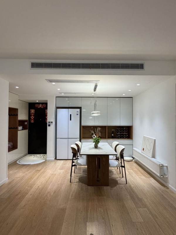 Housing image — Dining Area