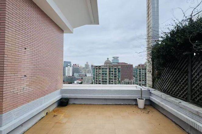 2BR Apartment near Dong'an Rd Metro with Outstanding View (L4/L7)