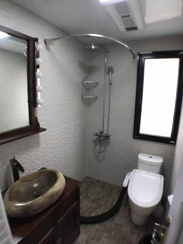 Housing image — Bathroom