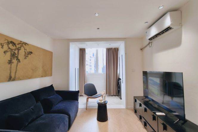 1BR Apartment in Xujiahui (L1/L9/L11)