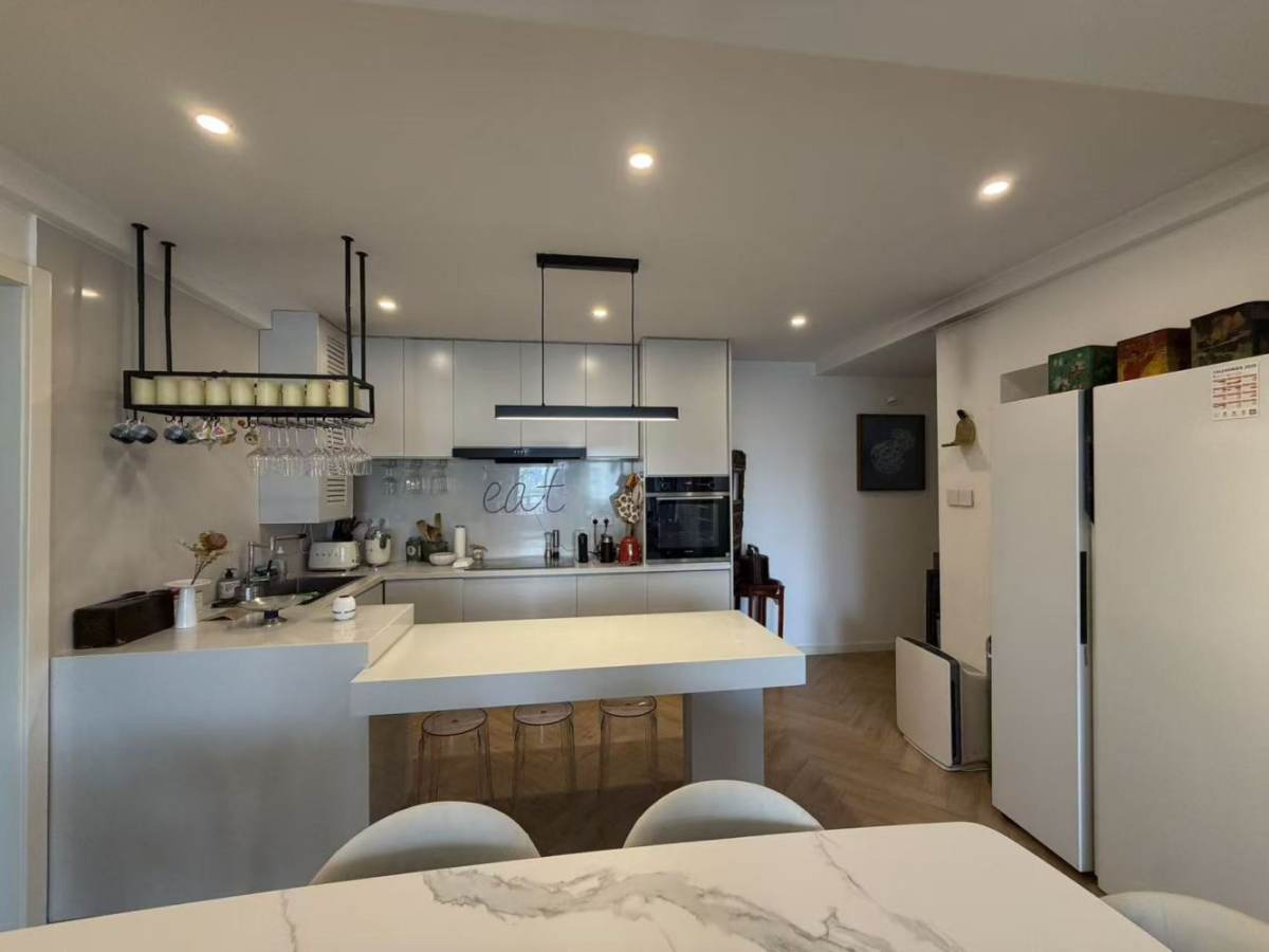 Housing image — Kitchen