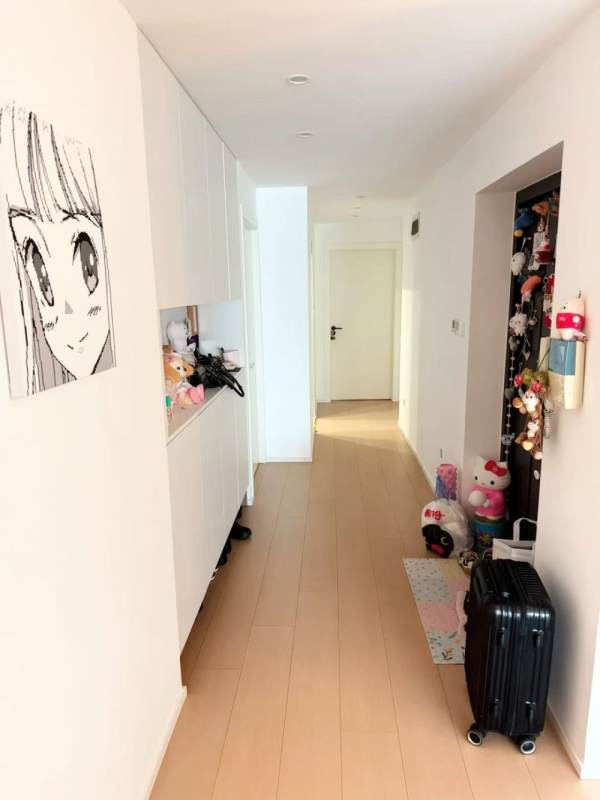 Housing image — Living Room