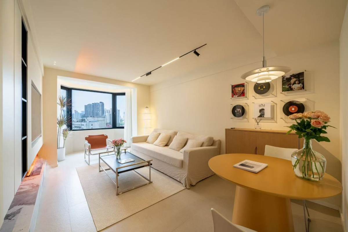 Housing image — Living Room