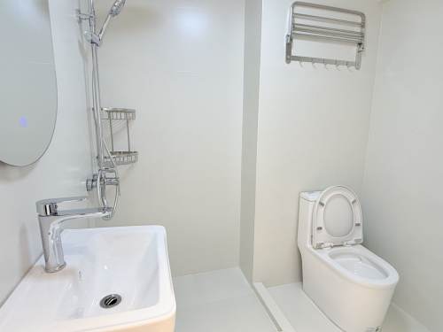 Housing image — Bathroom