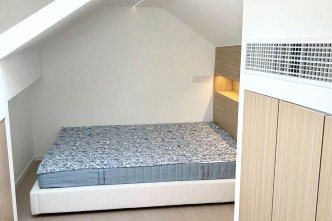 Spacious High-Ceiling 1BR Heritage Apartment in Old Xuhui with Outstanding View (L1/L10/L12)