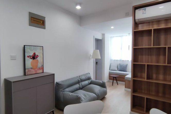 2BR Apartment near Jiashan Rd Metro (L9/L12)
