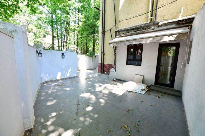 Spacious 2BR Apartment in Old Xuhui with Private Garden