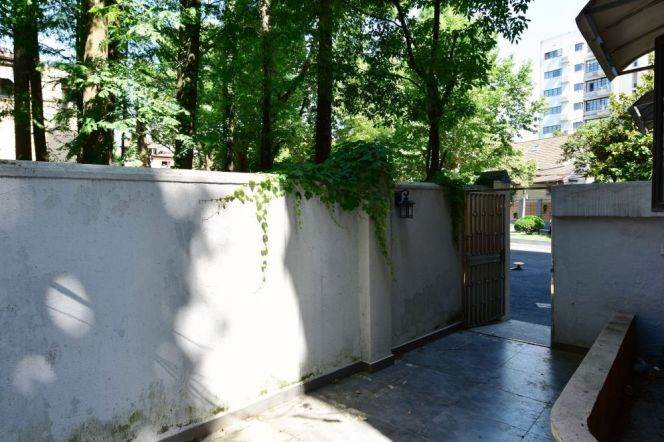 Spacious 2BR Apartment in Old Xuhui with Private Garden