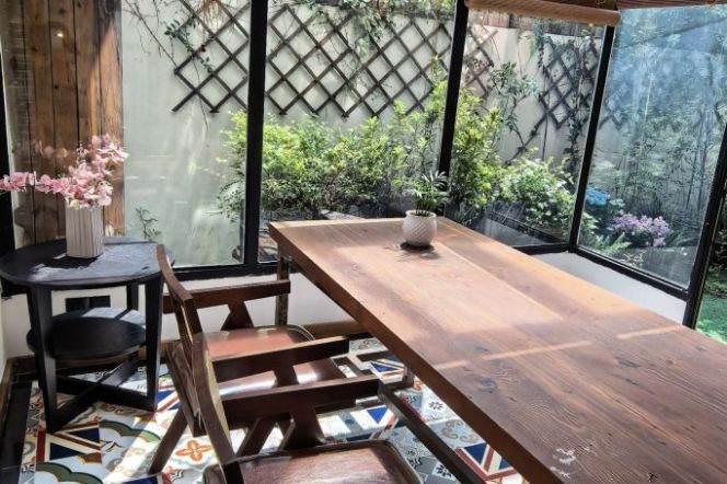 1BR Apartment near Jiangsu Rd Metro with Terrace