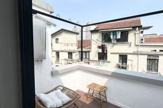 1BR Lane House in Old Xuhui (L1/L7/L9/L10)