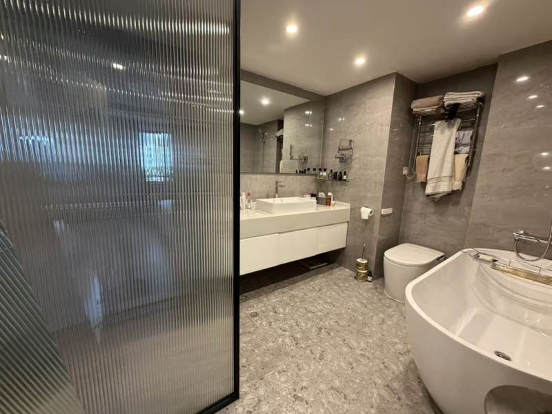 Housing image — Bathroom