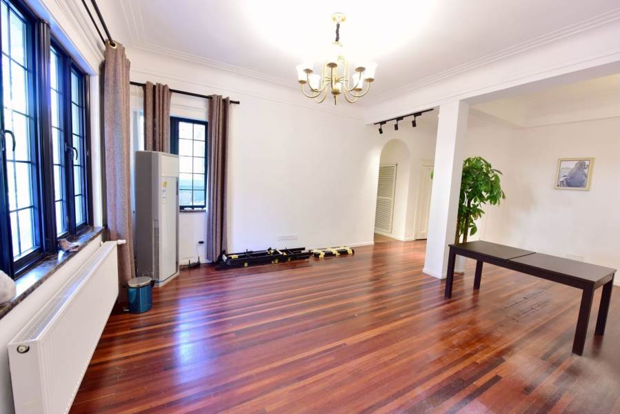 Housing image — Living Room