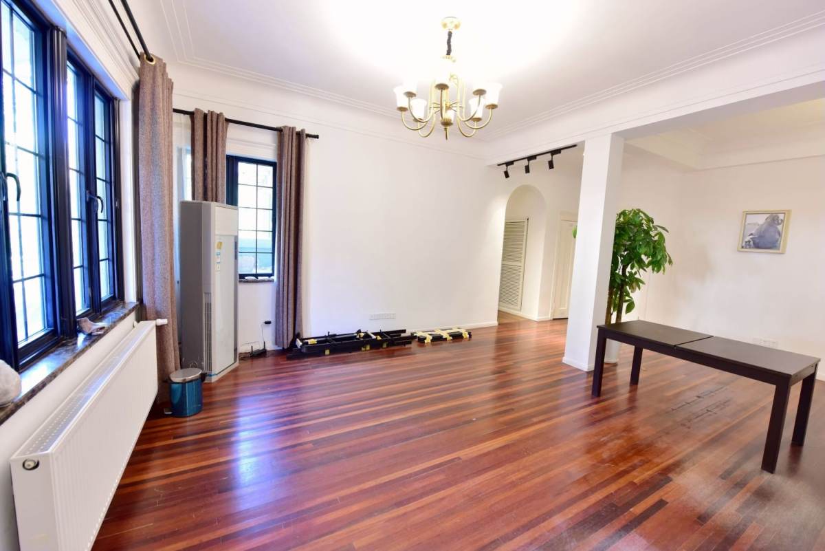 Housing image — Living Room