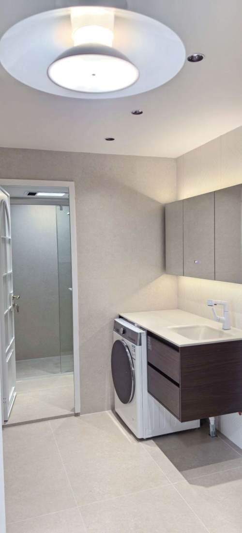Housing image — Bathroom