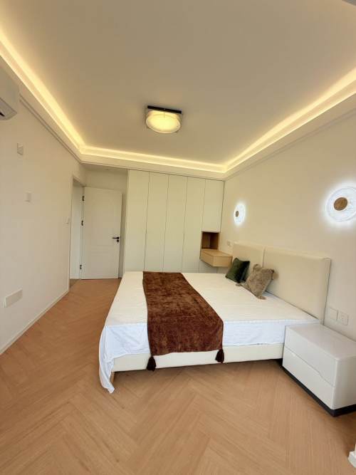 Housing image — Bedroom