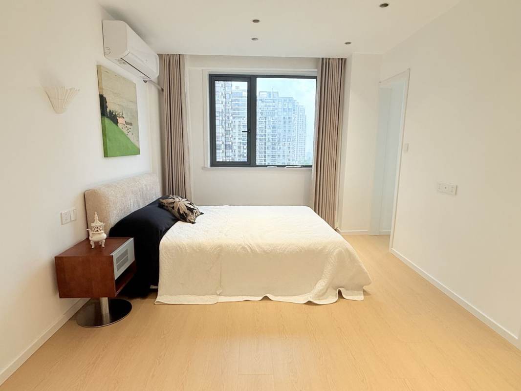 Housing image — Bedroom