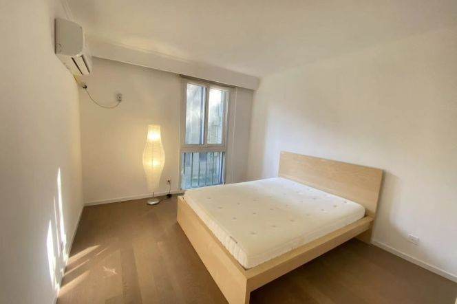 High-Ceiling 2BR Apartment in Old Xuhui with Outstanding View (L10)