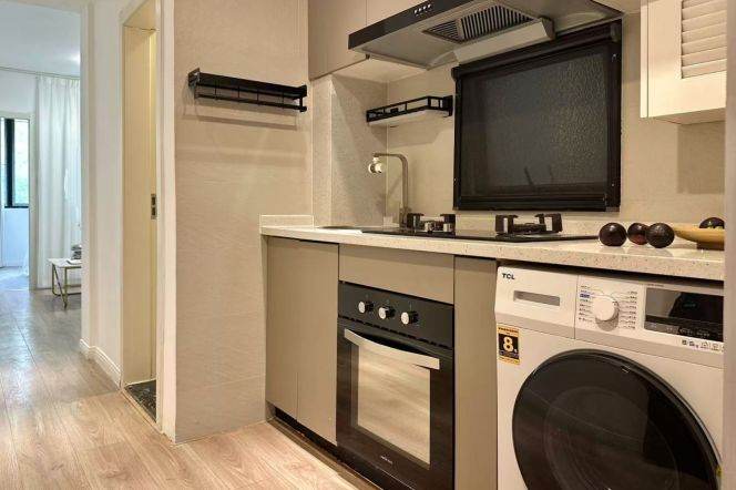 1BR Apartment in Jing'an (L7/L13)