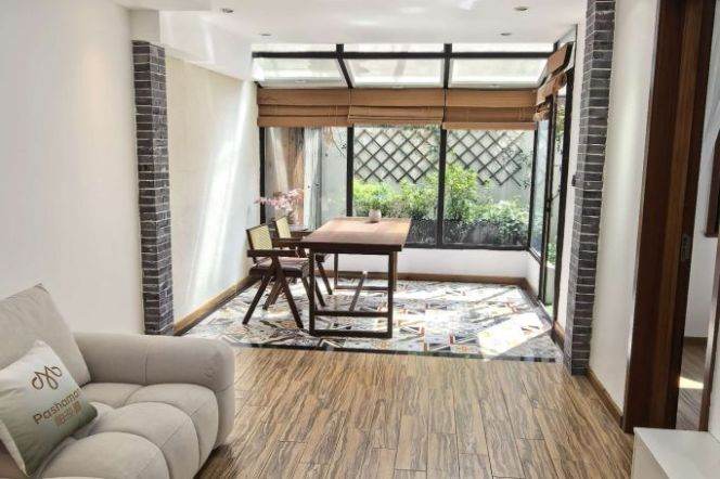1BR Apartment near Jiangsu Rd Metro with Terrace