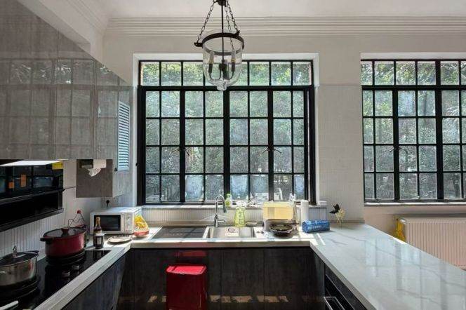 Spacious 1BR Lane House in Old Xuhui (L1/L7)