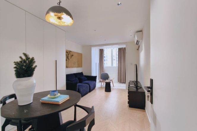 1BR Apartment in Xujiahui (L1/L9/L11)