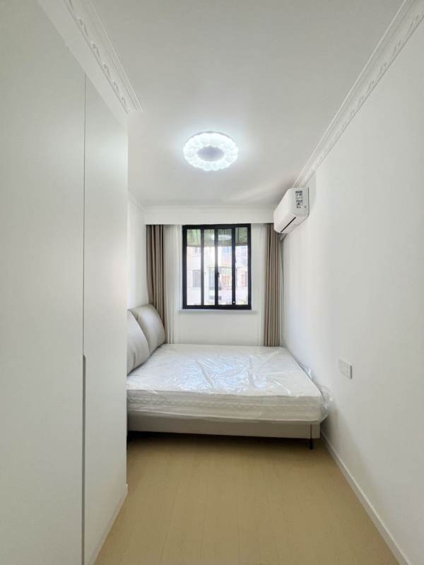 Housing image — Bedroom