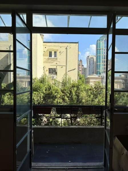 Housing image — Balcony