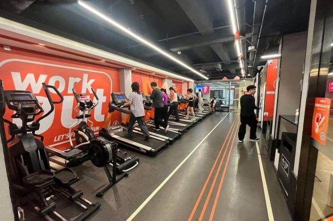 Spacious Studio Commercial Space at Le Fit