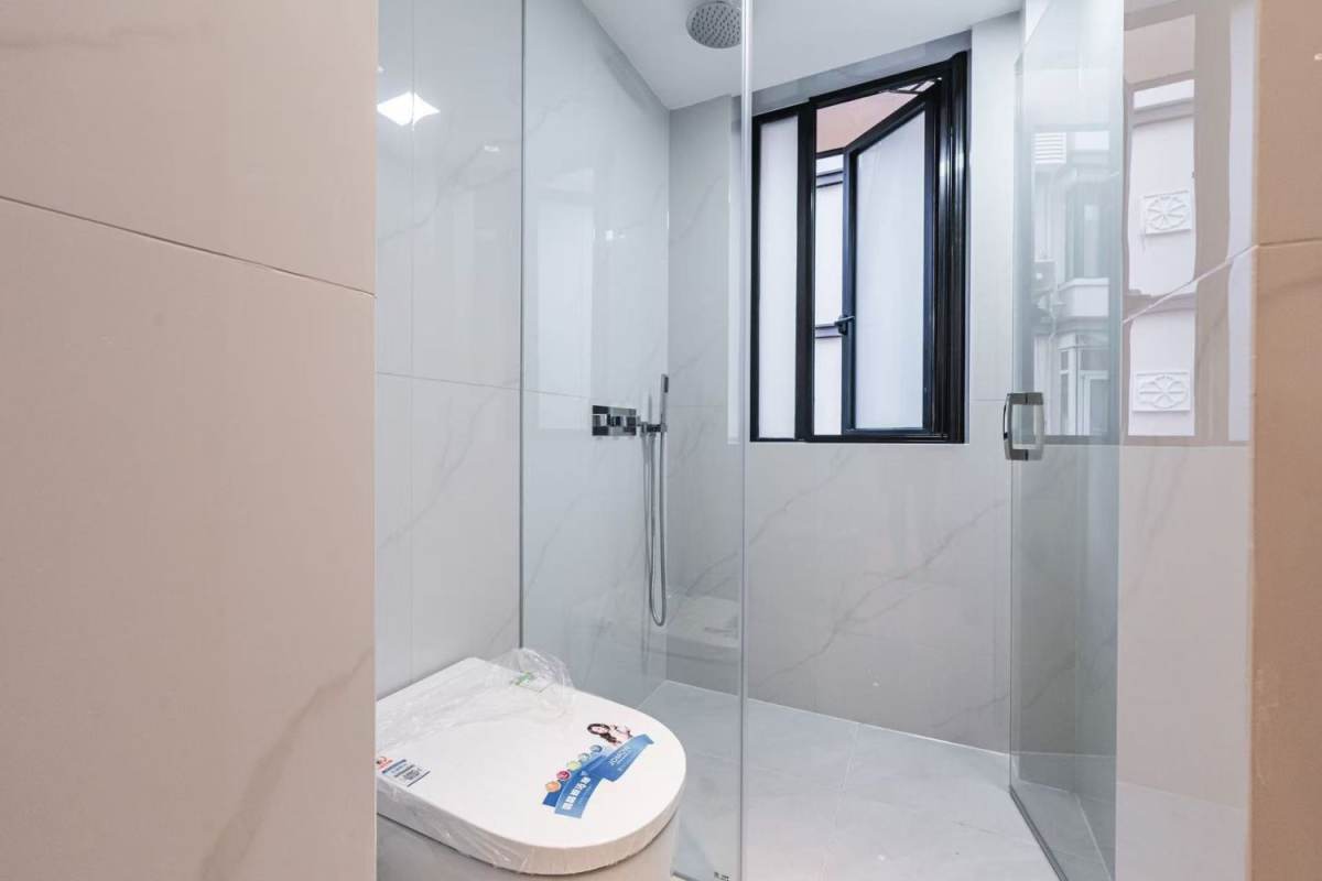 Housing image — Bathroom