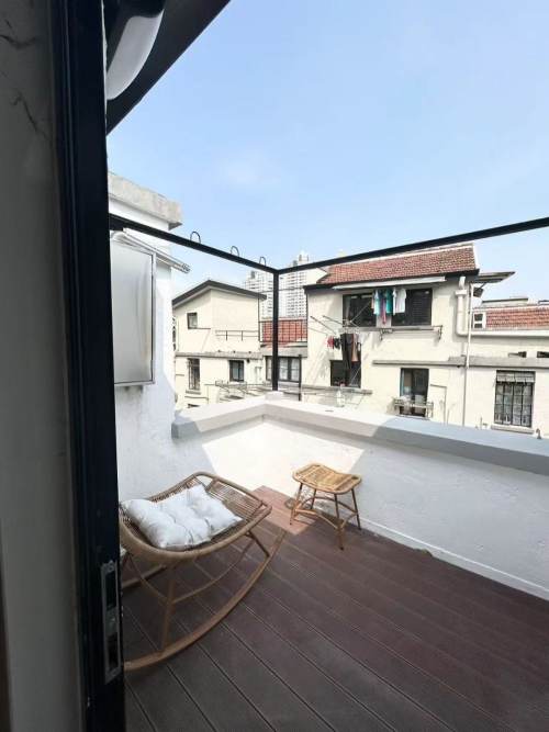 Housing image — Balcony