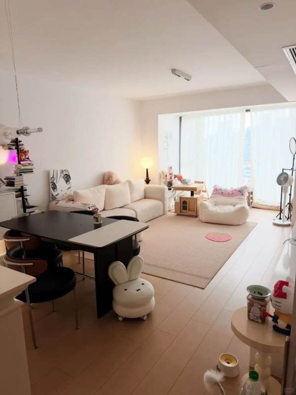 Housing image — Living Room