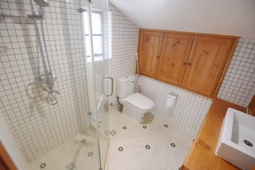 Housing image — Bathroom