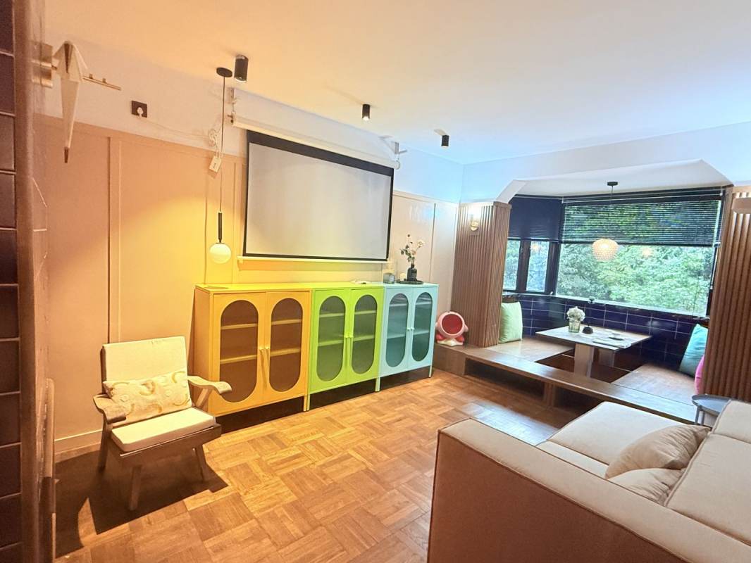 Housing image — Living Room