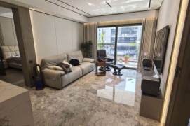 High-Ceiling 3BR Apartment near Hanzhong Rd Metro with Outstanding View
