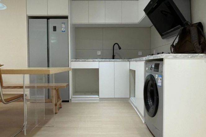 2BR Heritage Apartment near Jiashan Rd Metro with Floor-to-Ceiling Windows (L1/L10/L12)