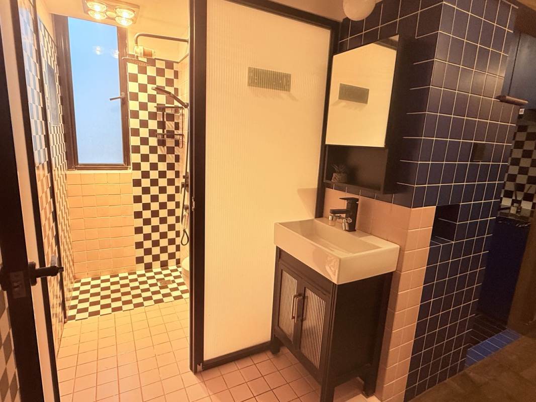 Housing image — Bathroom