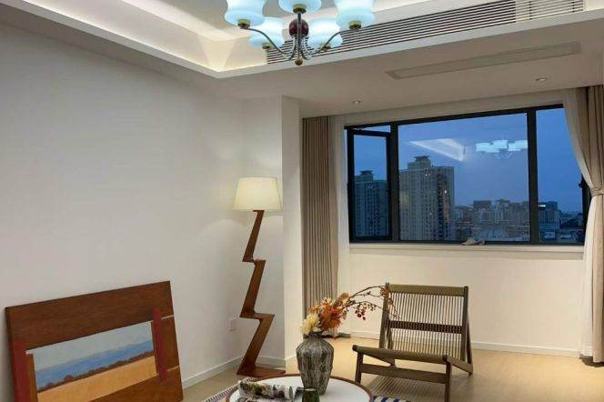 High-Floor Spacious 1BR Apartment in Old Xuhui (L9/L12)
