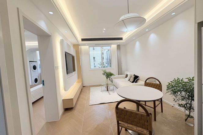 1BR Apartment near Jiangsu Rd Metro (L2/L11)