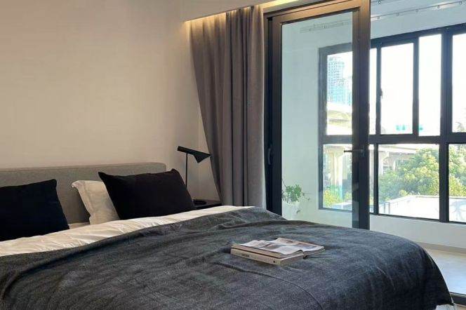 2BR Apartment at Top Of City with Green View (L13)