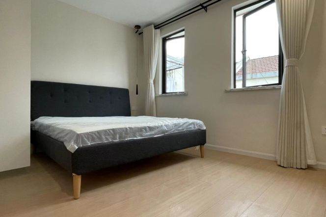2BR Heritage Apartment near Jiashan Rd Metro with Floor-to-Ceiling Windows (L1/L10/L12)