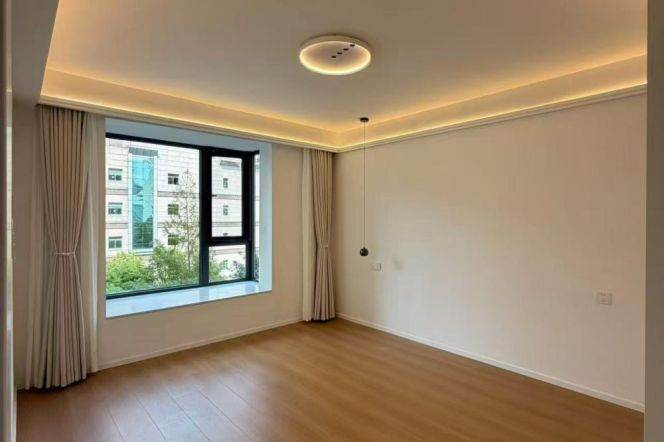 3BR Apartment near Zhongshan Park (L2/L3/L4)