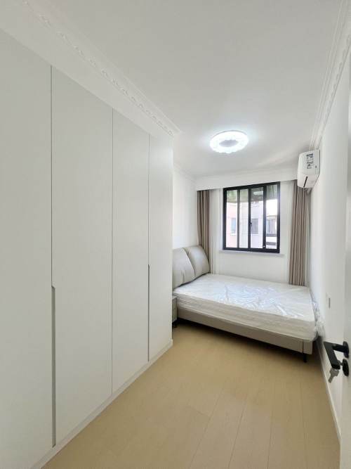 Housing image — Bedroom