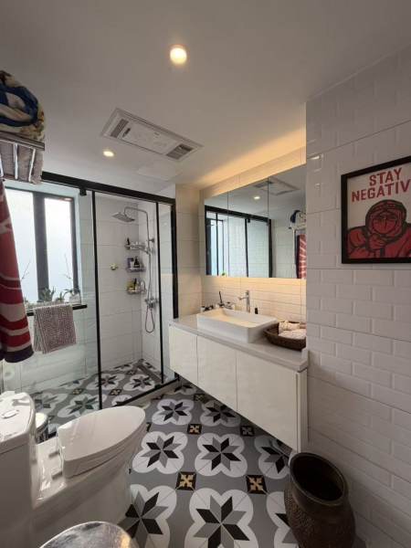 Housing image — Bathroom