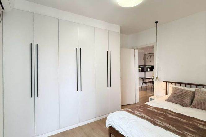 2BR Apartment in Jing'an (L14)