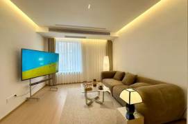 1BR Apartment in Jing'an (L7/L13)