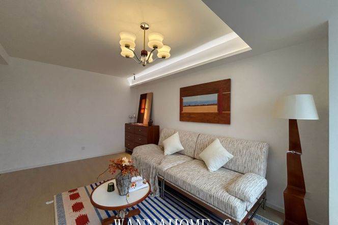 High-Floor Spacious 1BR Apartment in Old Xuhui (L9/L12)